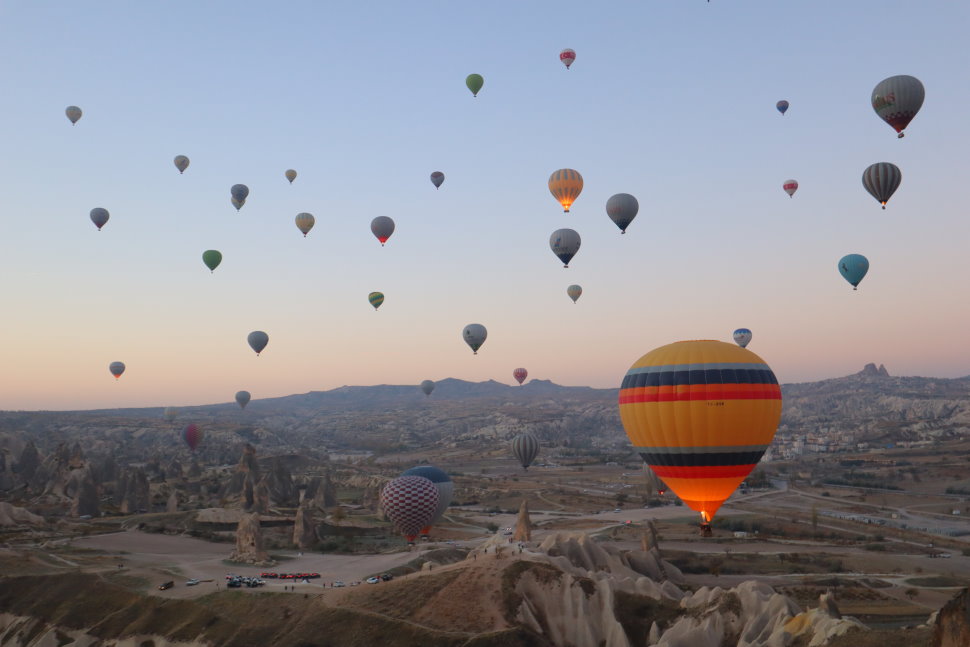 飛び立て わたし トルコ カッパドキアで旅好き女子が気球に乗ってみた